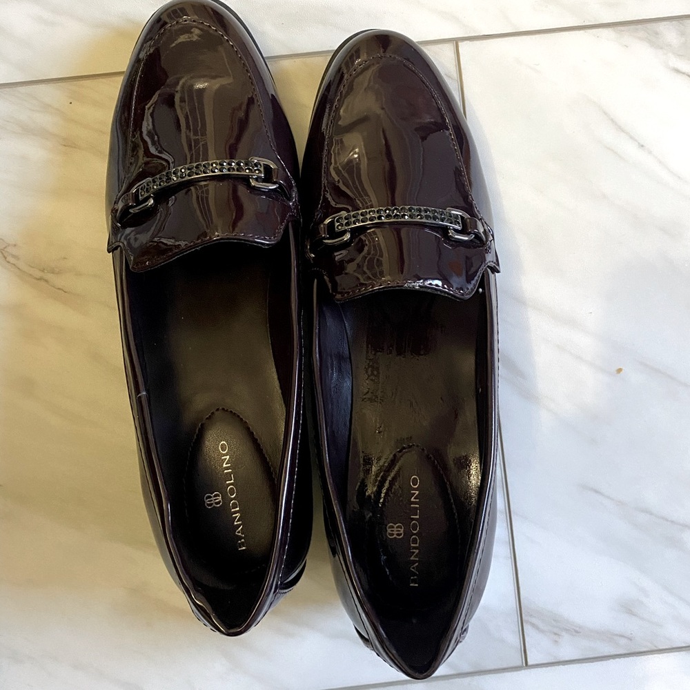 NWOT brown patent leather Bandolino loafers  8.5